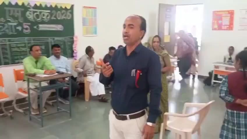 बागली: बागली के संदीपनी विद्यालय में बैठक का आयोजन किया गया