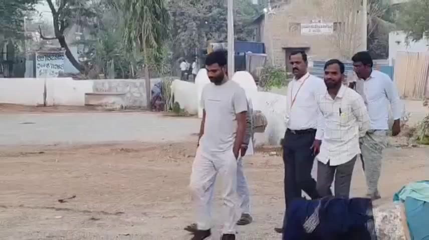 ಮಾನ್ವಿ: ಎಸ್ ಎಸ್ ಎಲ್ ಸಿ ಫಲಿತಾಂಶ ಸುಧಾರಣೆಗೆ ಮಾನ್ವಿ ತಹಸೀಲ್ದಾರ್ ವಿನೂತನ ಪ್ರಯತ್ನ