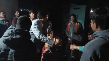 নওদা: শ‍্যামনগর মাঠপাড়ায় অগ্নিকাণ্ডে পুড়ে গেল ৩টি বাড়ি, পরিবারের পাশে ব্লক তৃণমূল সভাপতি