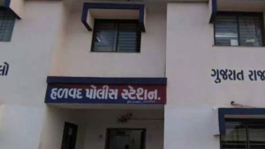 હળવદ: હળવદના કડીયાણા ગામે બાઈક સ્લીપ થઈ જતા આધેડનું મૃત્યુ