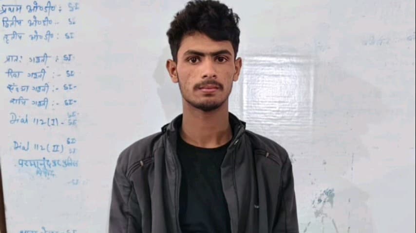 बलिया: STF, SOG3 और बलिया पुलिस ने सोनदीपी दियारा से एक व्यक्ति को देसी कट्टा व 5 कारतूस के साथ किया गिरफ्तार