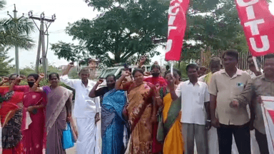 చంద్రగిరి: వీఆర్ఏలకు జీతాలు పెంచాలి ప్రమోషన్లు ఇవ్వాలి : తిరుపతిలో సిఐటియు నాయకుల ధర్నా