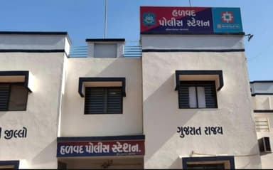 હળવદ: હળવદના ગોલાસણમા પત્નીએ છોકરા રાખવાનું કહેતા પતિએ ઝેરી દવા પી જીવન ટુંકાવ્યું
