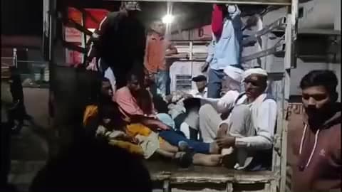 तेंदूखेड़ा: बहेरिया के पास अंधे मोड़ पर ऑटो और पिकअप की टक्कर, करीब डेढ़ दर्जन घायल, 6 गंभीर
