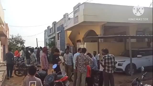 ఆర్మూర్: నందిపేట మండలంలో పట్టపగలే తాళం వేసిన ఇంట్లో చోరికి పాల్పడ్డ దుండగులు