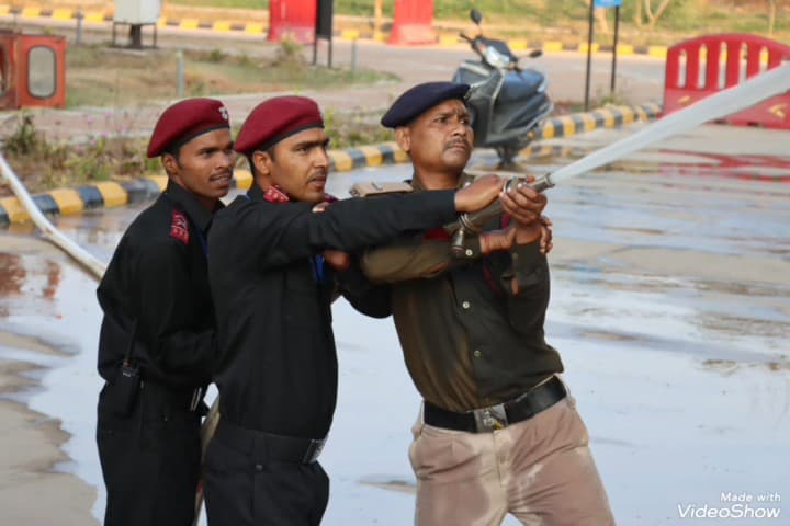 देवीपुर: देवीपुर एम्स में अग्नि सुरक्षा बचाव को लेकर एक दिवसीय प्रशिक्षण का आयोजन किया गया