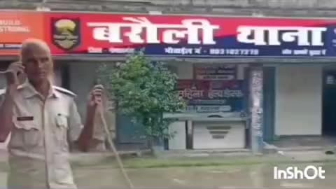 बरौली: बरौली बाजार से पुलिस ने एक वारंटी को किया गिरफ्तार, पूछताछ के बाद कोर्ट में पेश किया