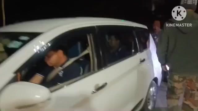चांडिल: चुनाव के मद्देनज़र कमारगोड़ा चेक पोस्ट पर मैजिस्ट्रेट की मौजूदगी में वाहनों की सघन जांच