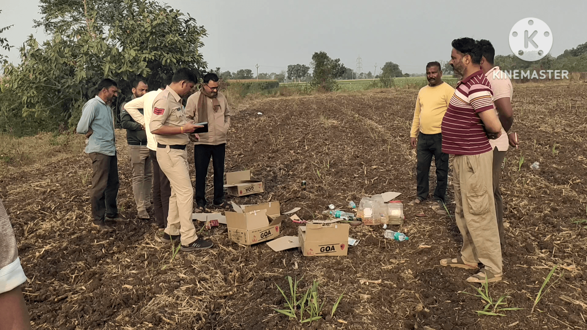 पंधाना: बोरगांव बुजुर्ग: नेशनल हाईवे के पास आबकारी दुकान में चोरों ने टीन उखाड़कर शराब और 2 मोबाइल फोन चुराए