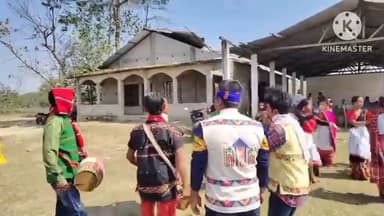বোকাখাত: বোকাখাত পানবাৰী আদৰ্শ মিচিং গাঁৱত আলি আঃয়ে লৃগাং উপলক্ষে  উখল মাখল পৰিবেশ,নৃত্য গীতেৰে মুখৰিত সমগ্ৰ অঞ্চলটো