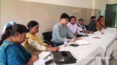 परसिया: एसडीएम ने स्वास्थ्य सेवाओं को दुरुस्त करने के दिए निर्देश, सभी गर्भवती महिलाओं का पंजीयन करने को कहा