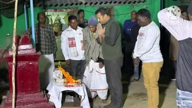 अनगड़ा: सुदेश महतो ने कोचों में श्राद्धकर्म कर दी श्रद्धांजलि