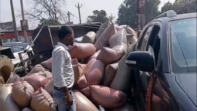 मोदनगंज: काजीसराय के पास धानलदा ट्रैक्टर-ट्रॉली पलटी, कोई हताहत नहीं