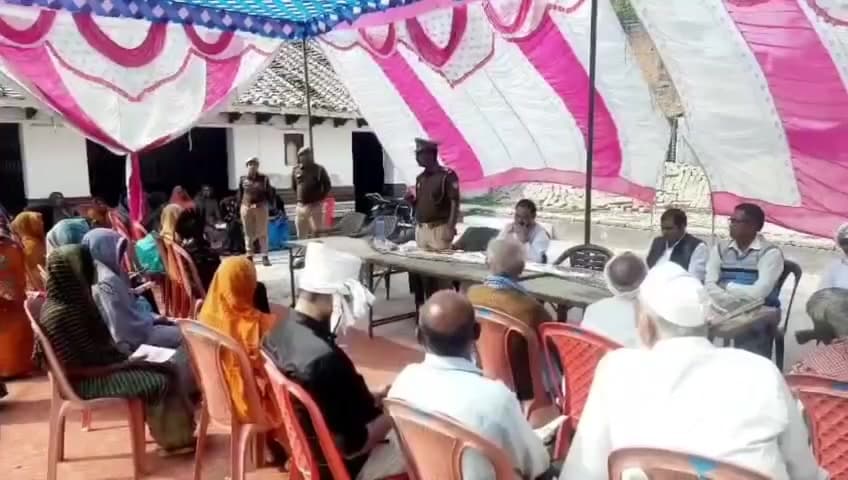 मेहनगर: रहिला गांव में मिशन शक्ति एवं साइबर क्राइम जागरूकता के लिए संयुक्त चौपाल का आयोजन, महिलाओं और लोगों को किया गया जागरूक