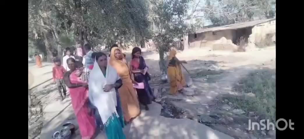 पिपरा: हरिहरगंज नगर पंचायत अध्यक्ष पद की प्रत्याशी प्रमिला चौधरी ने समर्थकों के साथ चलाया जनसंपर्क अभियान