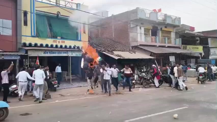 जबेरा: जबेरा में कांग्रेस कार्यकर्ताओं ने कैबिनेट मंत्री कैलाश विजयवर्गीय की अभद्र भाषा का किया विरोध