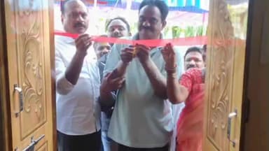 అసిఫాబాద్: ఆసిఫాబాద్ లో ఇందిరమ్మ ఇంటి గృహప్రవేశం చేసిన జిల్లా కాంగ్రెస్ నాయకులు