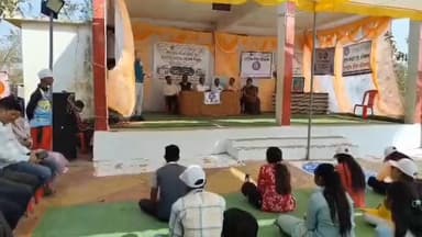 मुलताई: ग्राम करपा शिविर में नशा मुक्ति और पर्यावरण संरक्षण के नारों के साथ साइबर सुरक्षा और स्वास्थ्य पर हुआ संवाद
