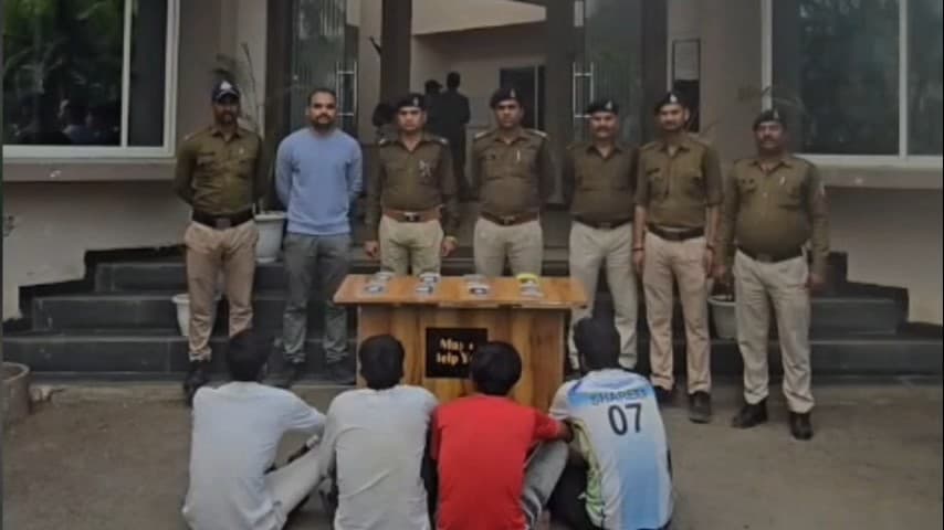 सारंगपुर: सारंगपुर पुलिस ने फर्जी ट्रांसपोर्ट एजेंट बनकर ठगी करने वाले अंतर्राज्यीय गिरोह को किया गिरफ्तार, चार आरोपी पकड़े गए