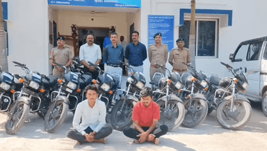 વડાલી: શહેર પોલીસની મોટી સફળતા: સાબરકાંઠા-મહેસાણામાં બાઇક ચોરીના ૮ ગુના ઉકેલાયા, ₹૩.૮૩ લાખના મુદ્દામાલ સાથે બે ઝડપાયા