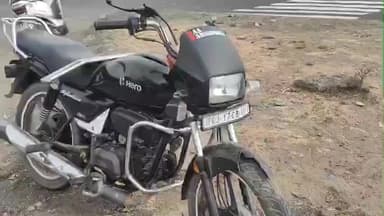 હાલોલ: હાલોલના જ્યોતિ સર્કલ પાસે ઈકો કાર ચાલકે બાઇક ચાલકને અડફેટે લેતા સર્જાયો અક્સ્માત