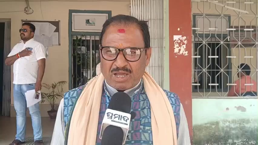 ଲୋଇସିଂହା: ସିଡିଏମଓ କାର୍ଯ୍ୟାଳୟରେ ପ୍ରତିକ୍ରିୟା ବାଦି ମୁଣ୍ଡା କୁସଂଙ୍ଗ ଓ କୁସମେଲ ହସ୍ପିଟାଲ୍ ୨ ସମୟରେ ଚାଲୁ କରିବାକୁ ଦାବି