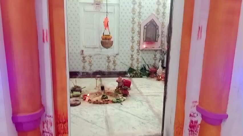 क्षेत्र के घासी टोला सार्वजनिक शिव मंदिर में अखंड हरि नाम संकीर्तन महायज्ञ के अवसर पर कलाकारों ने दी प्रस्तुति