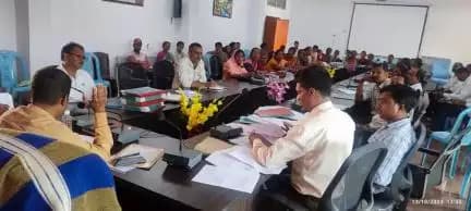 मतदाता सूची विशेष पुनरीक्षण 2024 को लेकर प्रखंड सभागार में प्रखंड विकास पदाधिकारी हिरणपुर के द्वारा
