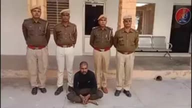 #PSKotwali Nagaur :- मोटरसाइकिल चोरी के प्रकरण में एक आरोपी शहजाद खान उर्फ टाईगर #गिरफ्तार। चोरी की मोटरसाइकिल बरामद। आरोपी एक स्थाई वारंटी है, जिसके विरूद्ध पूर्व में करीब आधा दर्जन प्रकरण दर्ज हो न्यायालय में विचाराधीन हैं।