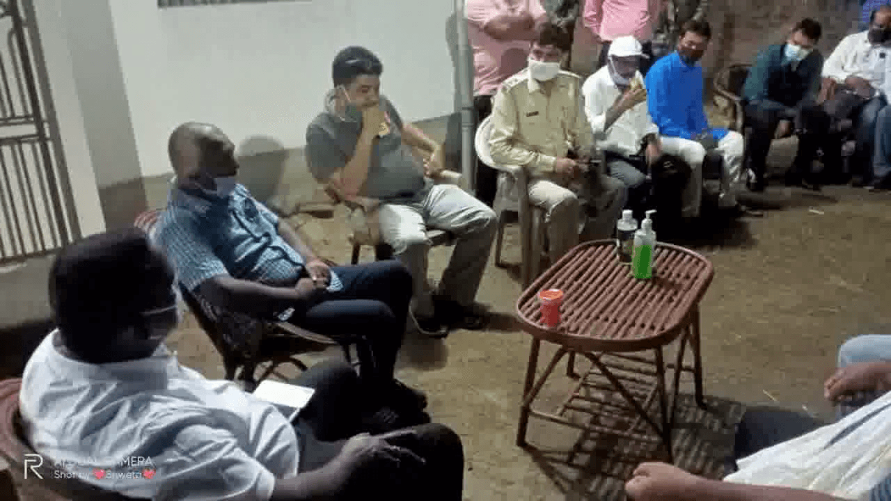 अधिवक्ता प्रकाश यादव की नृशंस हत्या के बाद झारखंड के स्वास्थ्य मंत्री बन्ना गुप्ता ने परिवार से की मुलाकात #बन्ना_गुप्ता