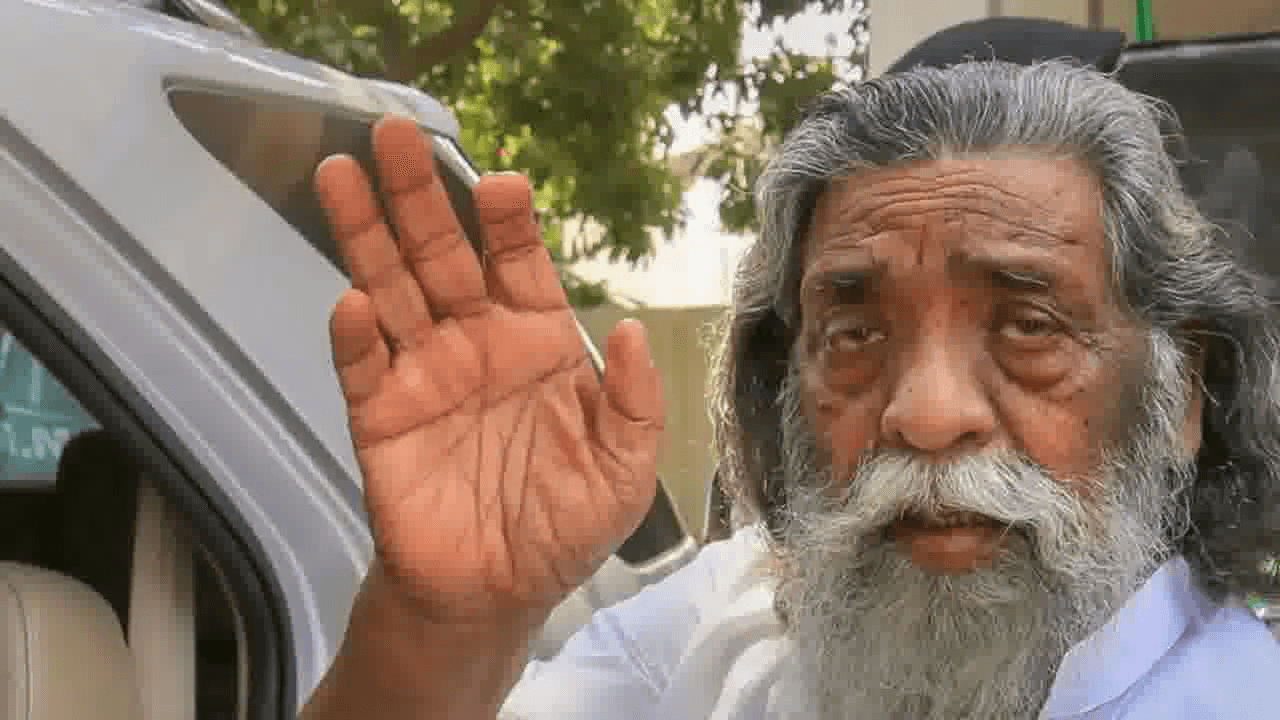दिल्ली ले जाए जा रहे पूर्व सीएम शिबू सोरेन; सीएम हेमंत बोले- पिता स्थिर, रेगुलर चेकअप के लिए जा रहे #शिबू_सोरेन