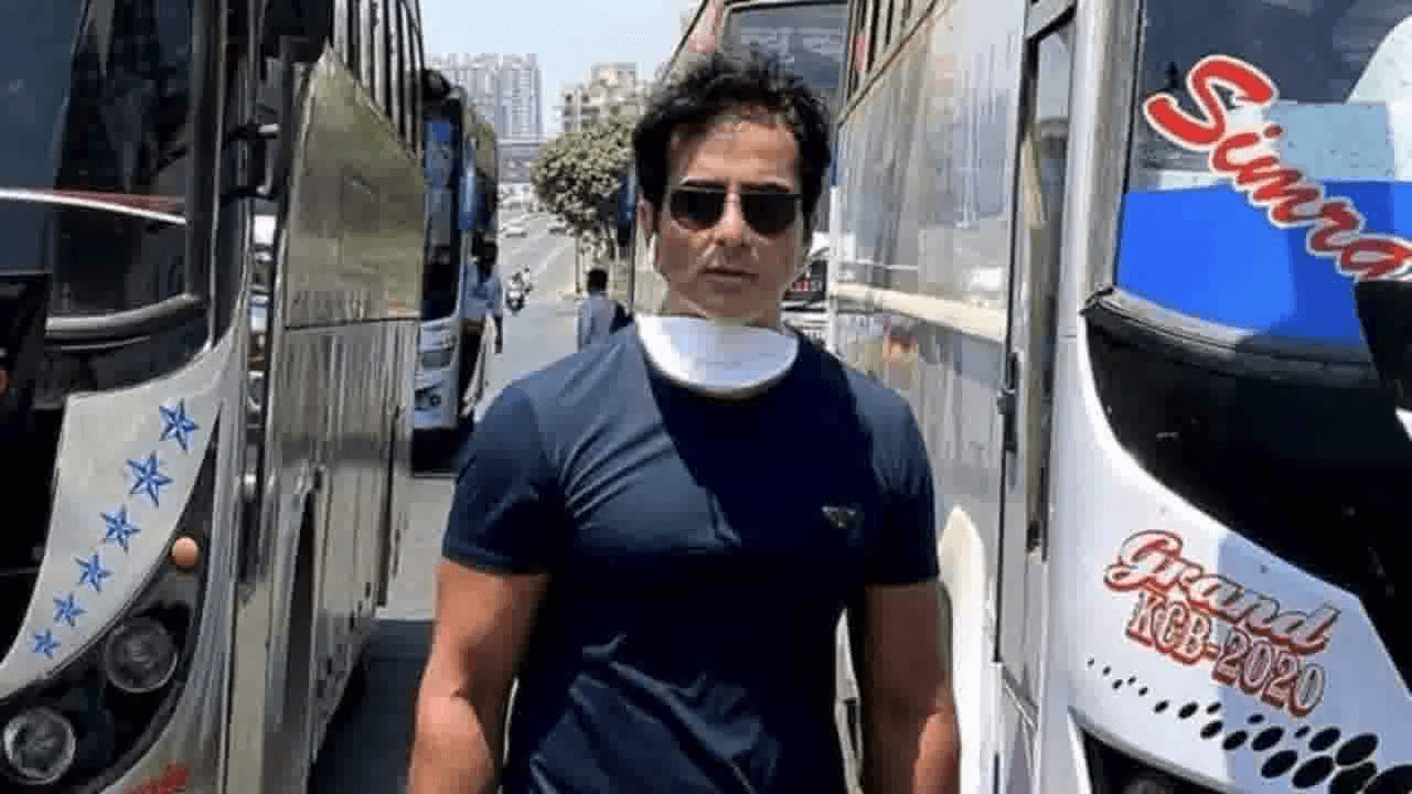 रोते हुए छात्र बोला- परीक्षा केंद्र तक जाने के लिए ₹25,000-₹30,000 नहीं हैं; सोनू सूद ने दी प्रतिक्रिया #जेईई_एनईईटी