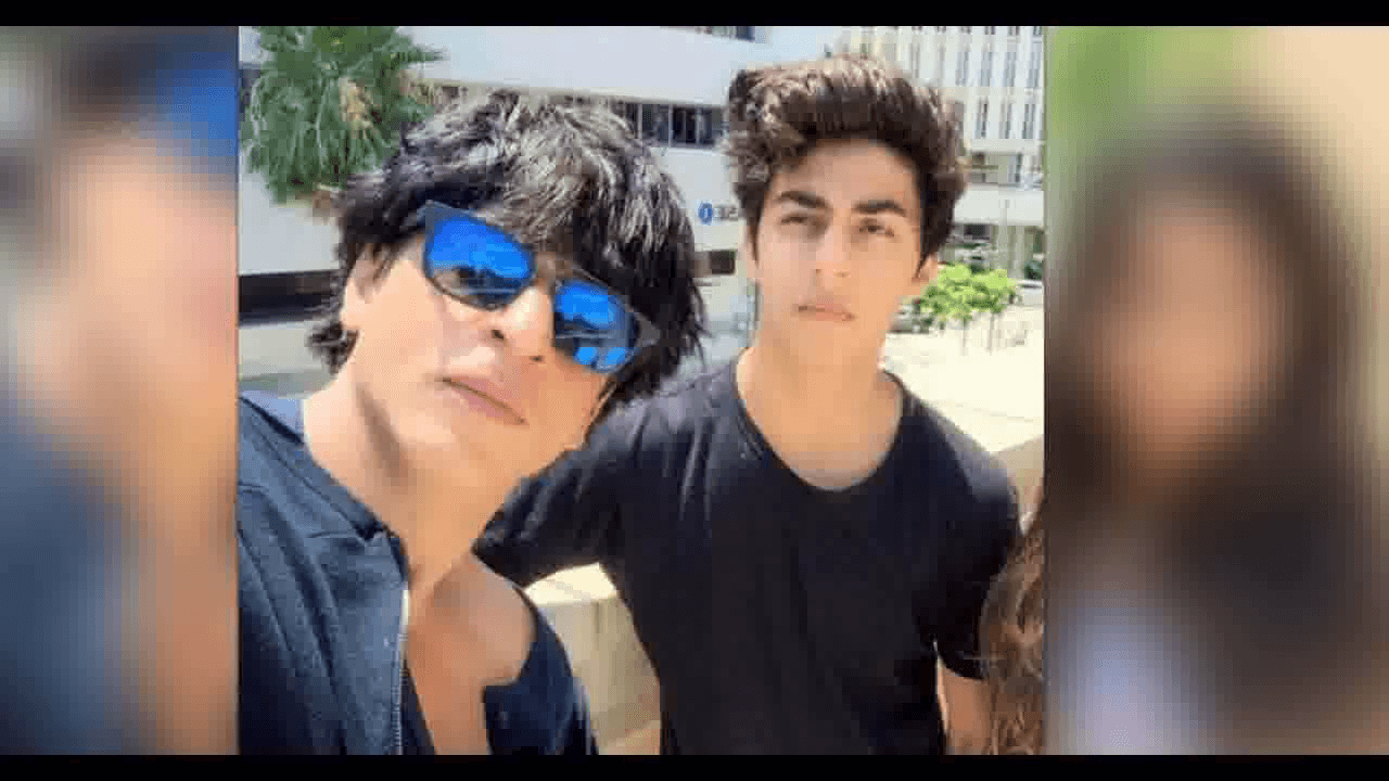 बेटे आर्यन की ज़मानत के बाद पहली बार वर्चुअली दिखे शाहरुख खान, तस्वीर सामने आई #आर्यन_खान #बॉलीवुड