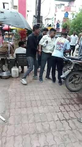 #शामगढ़ में युवक को कार में ले जाने का वीडियो वायरल, लेनदेन विवाद निकला मामला