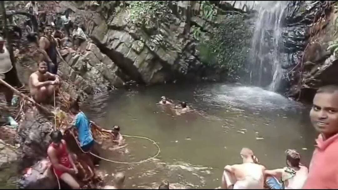 #दुखद : #नवादा में वाटर फॉल पर स्नान करने गए आईआईटी रुड़की के छात्र की डूबने से मौत,मिला शव