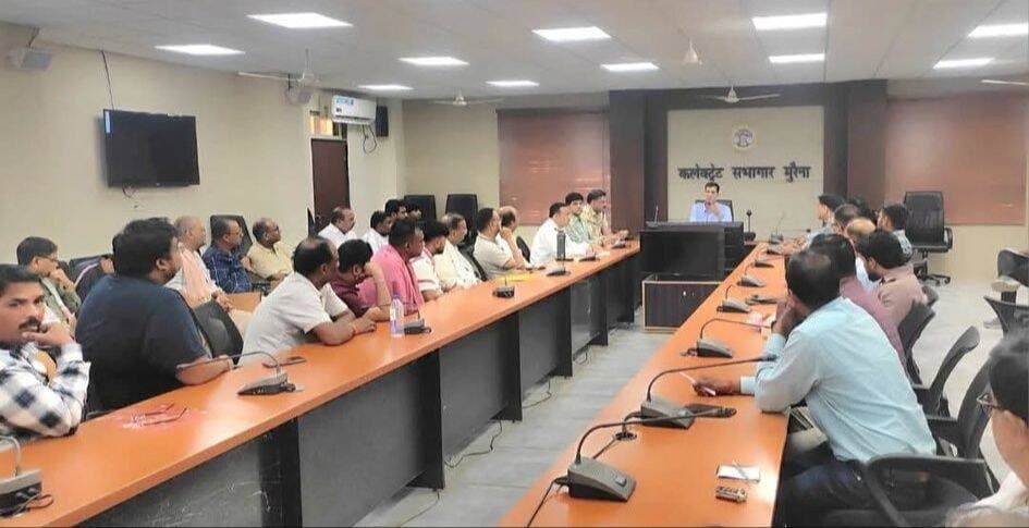 सुप्रीम कोर्ट के निर्देशों के पालन में बिना नंबर प्लेट वाले वाहनों को पेट्रोल, डीजल एवं सीएनजी न दी जाए - कलेक्टर
कलेक्...