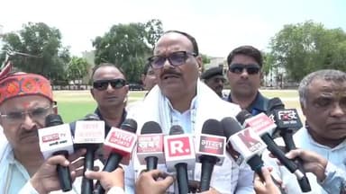 कानपुर पहुंचे डिप्टी सीएम ब्रजेश पाठक ने क्या कुछ कहा,आईटीबीपी जवान की मां के हाथ कटने के मामले में @brajeshpathakup बोले कोई नहीं बख्शा जाएगा ।
#trending #case #hospital #kanpurnews #service #foult