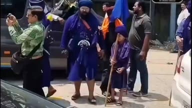 पंजाब में शुरू हुआ खालसा टोल टैक्स हिमाचल और उत्तराखंड की गाड़ियों से ही वसूला जा रहा है टैक्स बाकी सभी राज्यों के लिए माफ हरियाणा के युवाओं के साथ उत्तराखंड में हुए दुर्व्यवहार के विरोध में लगाया गया टोल टैक्स
#loveindianews #viralpost #viralreelsシ #punjab #khalsa #tolltax #haryana #delhi #himachal #uttrakhand #haridwar