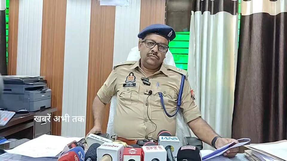 मधुबन में ट्रैक्टर से एंबुलेंस की टक्कर, चालक की दर्दनाक मौत
#मधुबन #मऊ #सड़कहादसा #एंबुलेंसचालक #दुर्घटना #मऊन्यूज