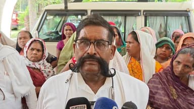 लरेवा गाँव के लोग क्यों पहुंच गए जिला कलेक्ट्रेट/देखे वीडियो
ताजा और सच्ची खबरों के लिए हमें फॉलो करें:
🔵 Facebook & YouTube: @Khabare Abhi Tak
📸 Instagram: @khabareabhitakmau
#KhabareAbhiTakMau #KhabareAbhiTakOfficial #खबरे_अभी_तक