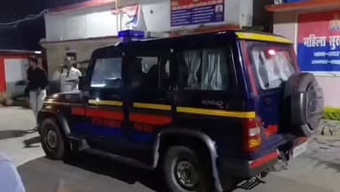 फर्जी बिग्रेडियर आर्यन वर्मा को आर्मी ने पुलिस को किया हवाले,यूपी के #शाहजहांपुर में शहीद संग्रहालय में पकड़ा गया था,थाना रोजा क्षेत्र का रहने वाला था।
#UP
#news #trend
topfans #follower