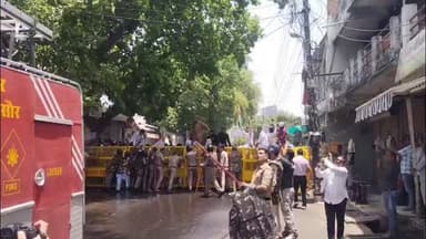 बीजेपी कार्यालय के घेराव को लेकर कांग्रेस और NSUI का शक्ति प्रदर्शन। कार्यकर्ताओं ने जमकर विरोध जताया और अपनी मांगों को लेकर आवाज बुलंद की।
#CongressProtest #NSUI #BJPOffice #PoliticalUpdate #Mandsaur