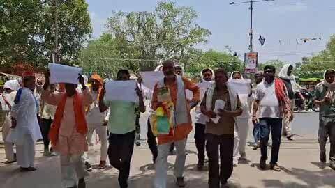 उप जिलाअधिकारी को सौप मांग पत्र दी आंदोलन की चेतावनी