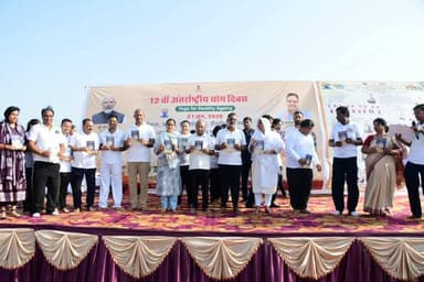 अंतरराष्ट्रीय योग दिवस – 21 जून 2026
राजस्थान पुलिस, बूंदी द्वारा समस्त नागरिकों को अंतरराष्ट्रीय योग दिवस की हार्दिक शुभकामनाएं
#InternationalYogaDay2026 #YogaDay #YogaForOneEarthOneHealth #Bundipolice #FitIndia #HealthyLifestyle https://t.co/lVTdwNRAcW
