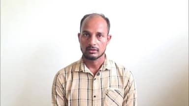 जहानागंज: संविदा कर्मचारी बृजेश यादव ने लगाए जानलेवा हमले के आरोप, कार्रवाई की मांग
जहानागंज स्थित स्टेट बैंक में तैनात संविदा कर्मचारी बृजेश यादव ने जमीनी विवाद को लेकर अपने ऊपर जानलेवा हमले का आरोप लगाया है। उनका कहना है कि कुछ लोगों ने उनके साथ मारपीट की और मोबाइल फोन भी छीन लिया। बृजेश यादव के मुताबिक, घटना की सूचना पुलिस को दे दी गई है, उन्होंने प्रशासन से निष्पक्ष जांच कर दोषियों के खिलाफ सख्त कदम उठाने की मांग की है। मामले को लेकर क्षेत्र में चर्चा का माहौल है।
#जहानागंज #AzamgarhNews #BreakingNews #UttarPradeshNews