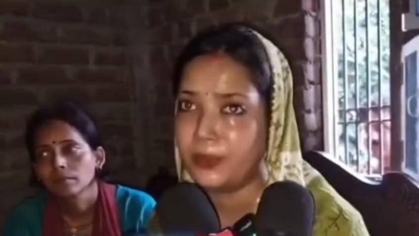 भरत तिवारी के परिजनों से मिलीं पवन सिंह की पत्नी ज्योति सिंह, जताई संवेदना और न्याय की उम्मीद
#JyotiSingh #PawanSingh #BharatTiwari #BhojpuriCinema #Shahpur #Bhojpur #BiharNews #PoliceEncounter #JusticeForBharatTiwari #BreakingNews #ज्योतिसिंह #पवनसिंह #भरततिवारी #भोजपुर #शाहपुर #संवेदना #न्यायकीमांग #बिहारसमाचार #ब्रेकिंगन्यूज #भोजपुरी_जगत Part 8