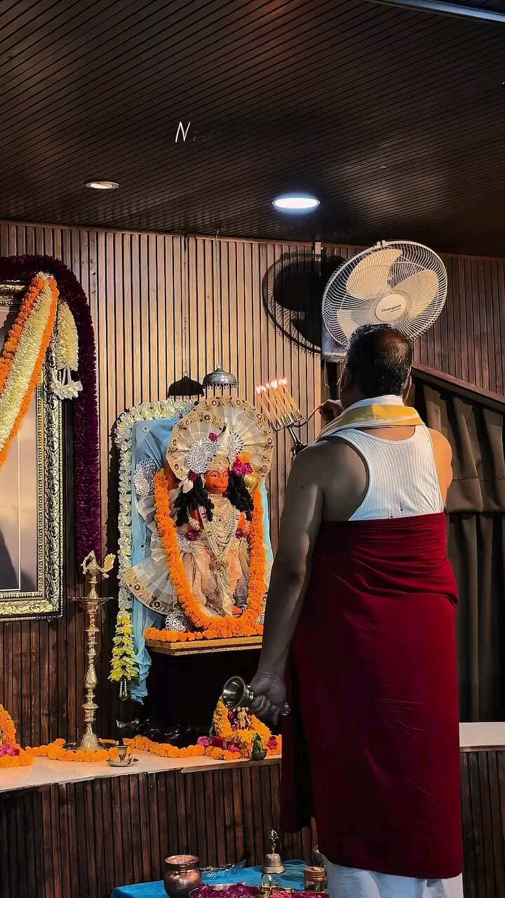 #नीमकरौरीधामइंदौर
#ram #hanuman #sitaram #neemkarolibaba