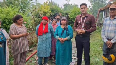 बीड़ में हुई आज आगजनी घटना में पीड़ित महिला को है आपकी मदद की जरूरत,, अपनी ओर से आप इनकी आर्थिक सहायता कर सकते हैं ** 17 वर्षों से रहते हैं किराए के मकान में और एक दिन पहले ही इन्होंने कमेटी लेकर 50000 की नकदी अपने घर में रखी थी जो आज अग्निकांड में जल चुकी है साथ में सोने की आभूषण और सभी दस्तावेज और सारा सामान जलकर राख हो चूका हैं और रहने के लिए आशियाना भी नहीं रहा ** आपकी एक छोटी सी मदद इनके लिए वरदान साबित हो सकती है कृपया करके आप इनके गूगल पे नंबर पर अपनी ओर से उनकी आर्थिक सहायता कर सकते हैं सुदर्शना देवी--- 8628800810
#firesafety #Journalist shiv Walia #birbilling