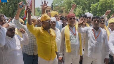 वीरांगना महारानी दुर्गावती जयंती समारोह में जुटा गोंड समाज, समाजिक एकता का दिया संदेश
#Mau #GondSamaj #RaniDurgavatiJayanti