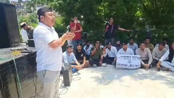 बात निकलेगी तो दूर तलक जायेगी
पहाड़ अब अपने दर्द की वजह पूछेगा..?
#जयपहाड़जयपहाड़ी
#उक्रांद